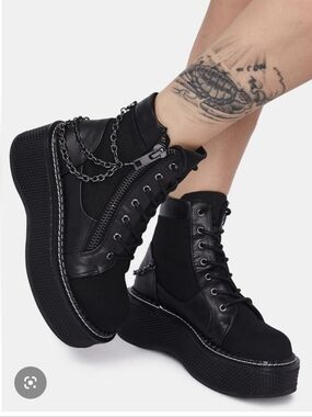 Demonia Emily - 114 Black Gunmetal Chain Platform Ankle Combat Boots Size 8